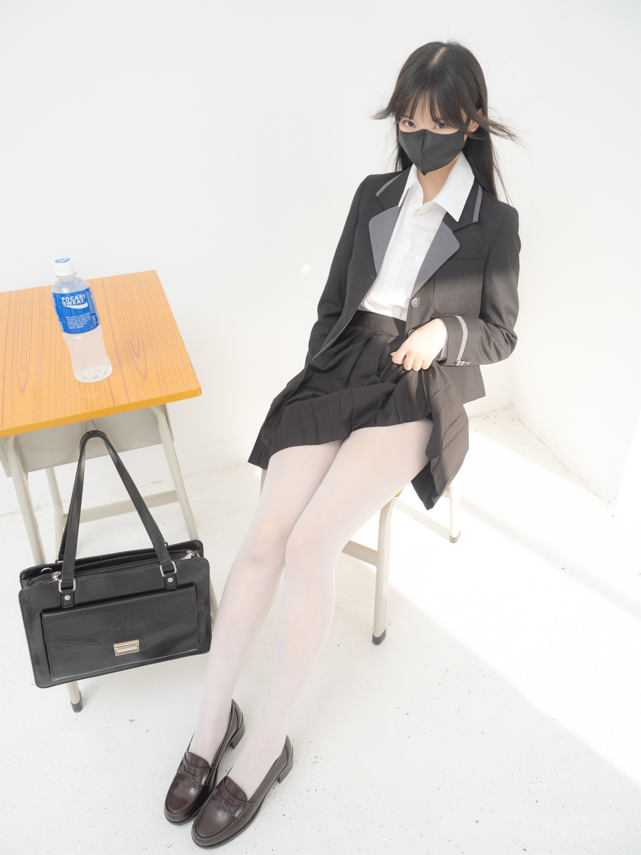 图片[1]-紧急企划 – NO.002 见希 职员[91P]-XikXak